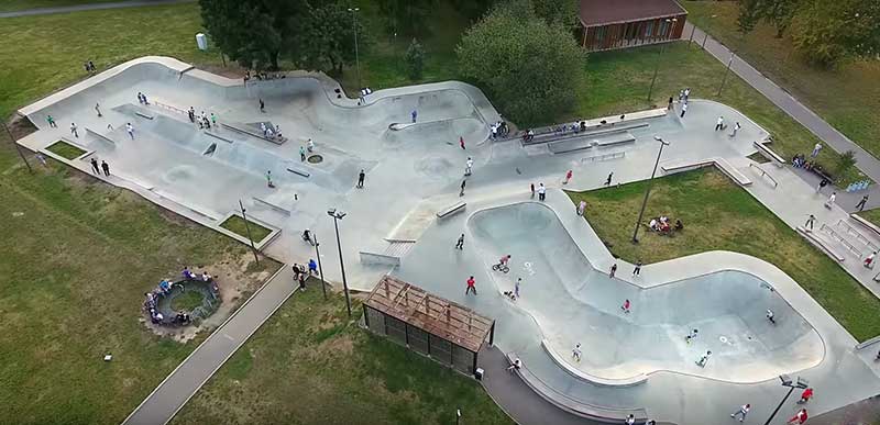 ТОП-5 мест для катания на трюковых самокатах в Москве ТОП-5 мест для катания на трюковых самокатах в Москве